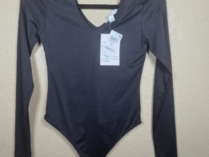 AND NOW THIS WOMENS LONG-SLEEVE V-NECK BOD BLACK S